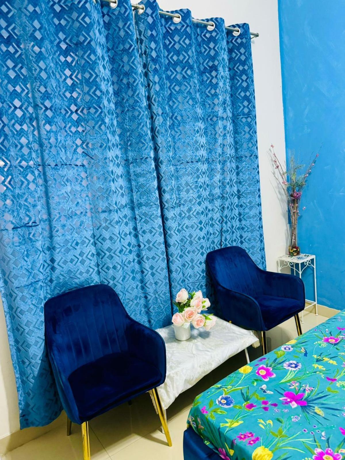 Beautiful Luxury With Attached Washroom Only One Large Not Entire *